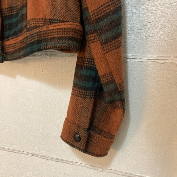 Flannel plaid crop - Picture 3 of 4